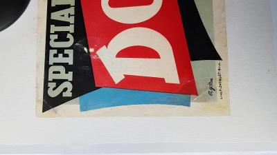 Le bleu est appliqué