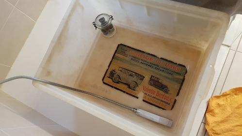 L'affiche dans le bain
