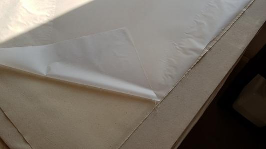 Et retournée pour la débarrasser du papier siliconé
