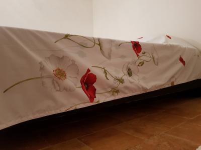 Les deux rubans sont à présent cousus face à face