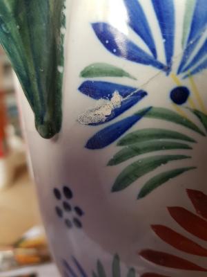 Bouchage à la colle et porcelaine